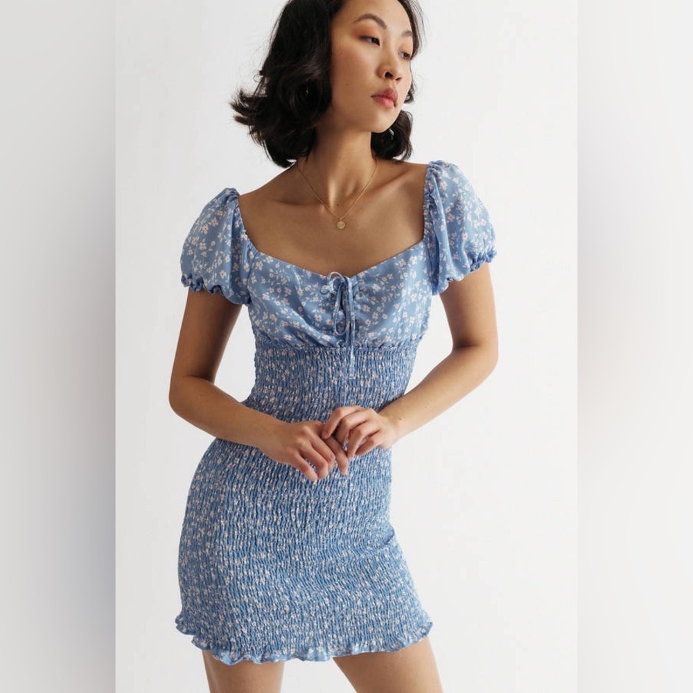 Love Tree Ditsy Women’s Blue Smocked Mini Dress